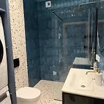 Chmielna109 شقة